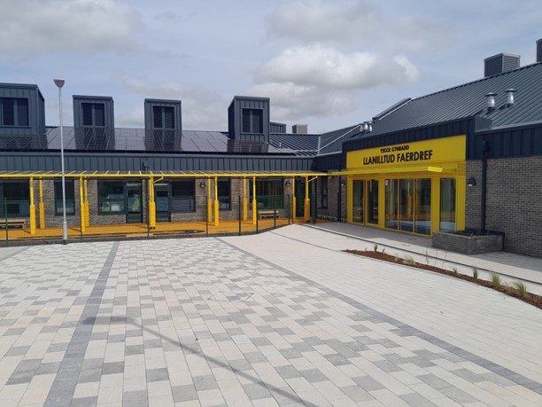 llanilltud fairdref primary school exterior